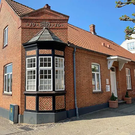 Bed & Breakfast Holsteinshus