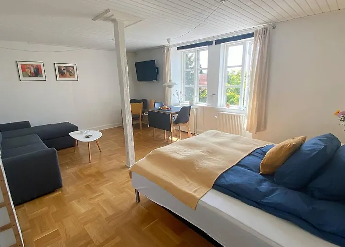 Bed & Breakfast Holsteinshus