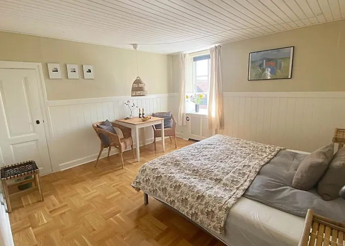 Bed & Breakfast Holsteinshus